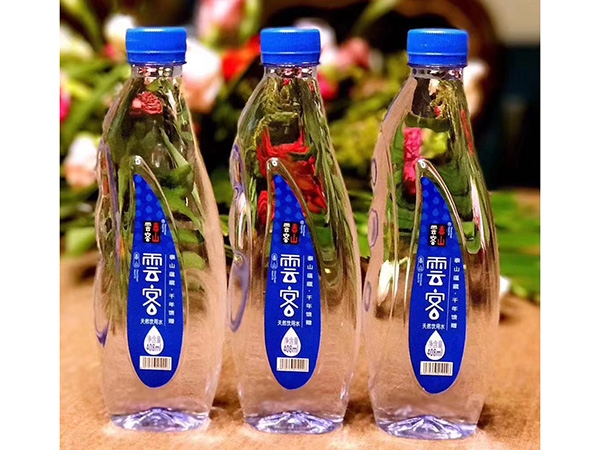 矿泉水瓶
