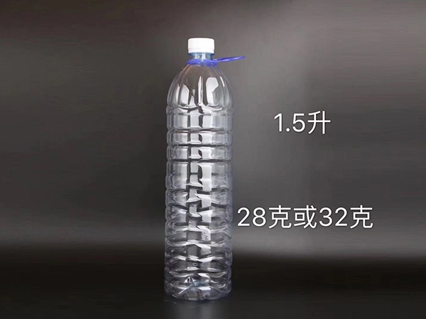 矿泉水瓶